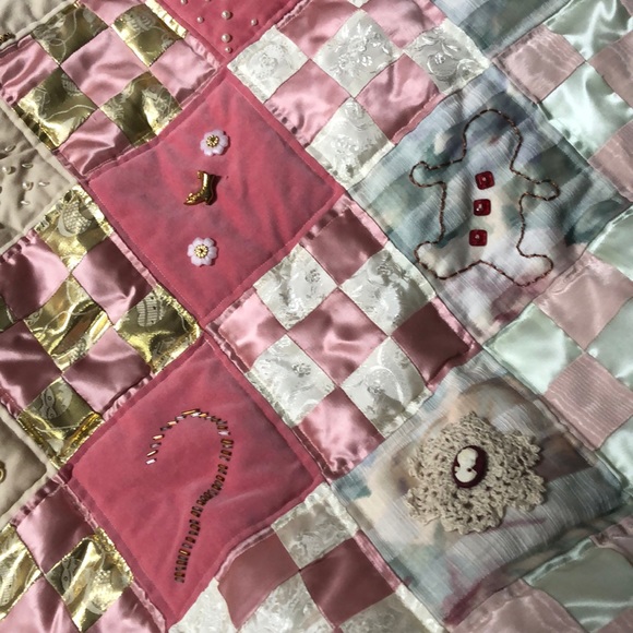 Exquisite handmade quilted vintage tree skirt - Picture 14 of 16